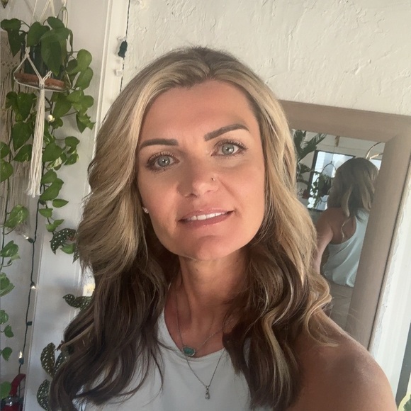 Meet your Posher, Natasha - Picture 1 of 3